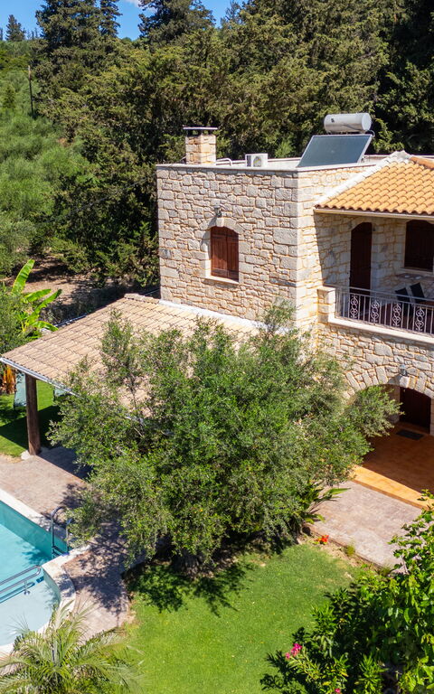Villa Nipos: Buitenkanten, Buitenshuis, Tuin, zwembad