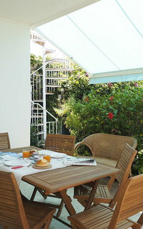 Villa Ariel: Buitenshuis