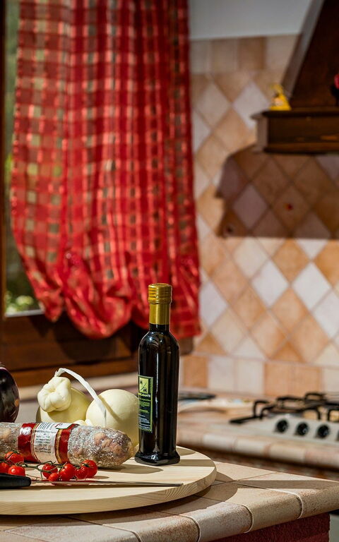 Villa Del Golfo: Keuken, Lunchroom, Woonkamer