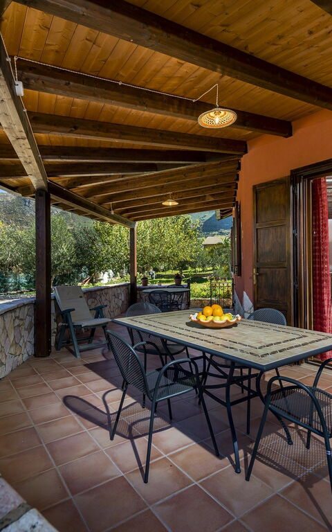 Villa Del Golfo: Buitenshuis