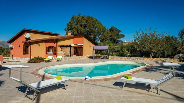 Villa del Golfo: zwembad