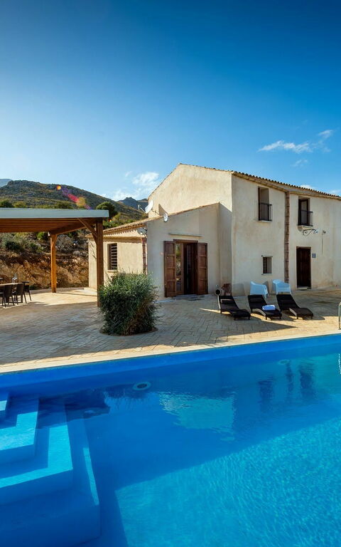 Villa Le Muse: Buitenshuis, zwembad