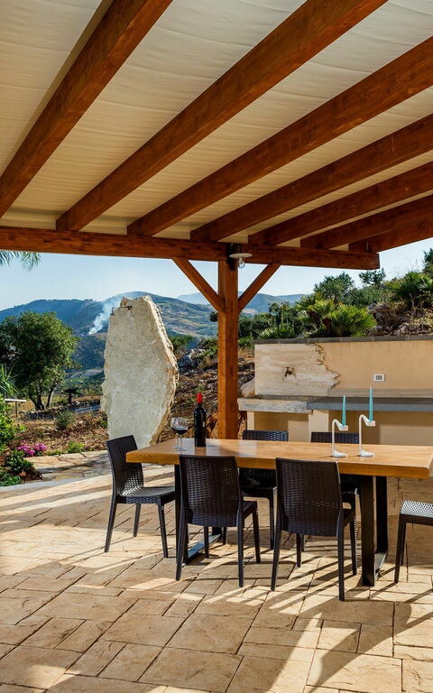 Villa Le Muse: Buitenshuis