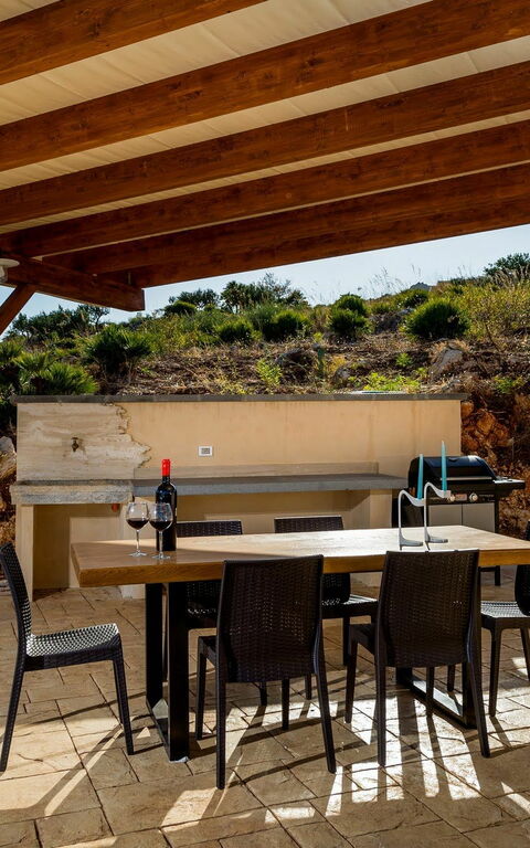 Villa Le Muse: Buitenshuis