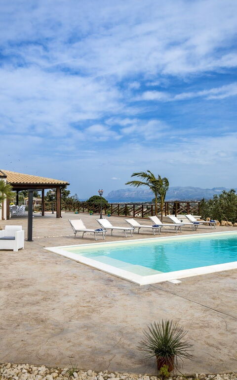 Villa Mare e Monti: zwembad