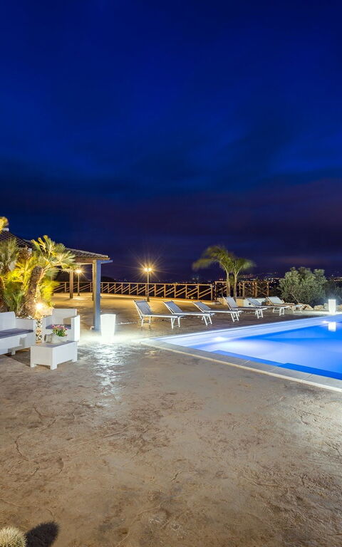 Villa Mare e Monti: zwembad