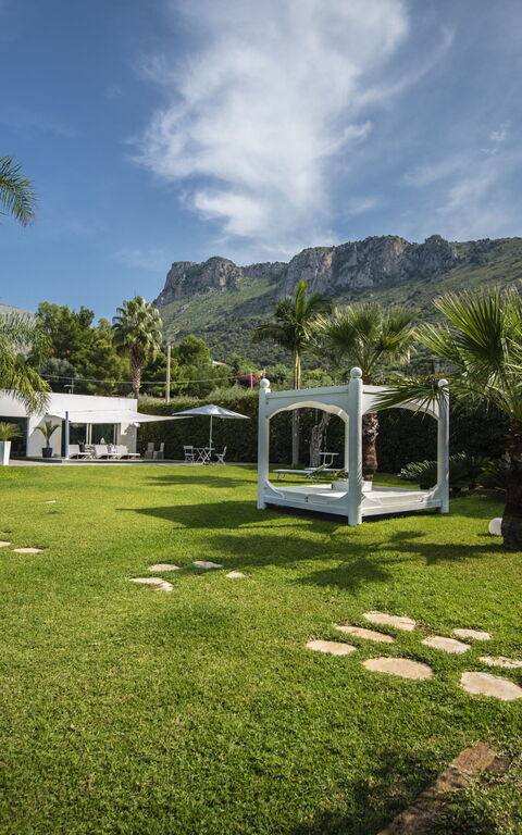 Villa Denari: Buitenshuis, Tuin