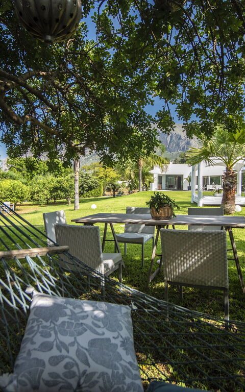 Villa Denari: Buitenshuis, Tuin