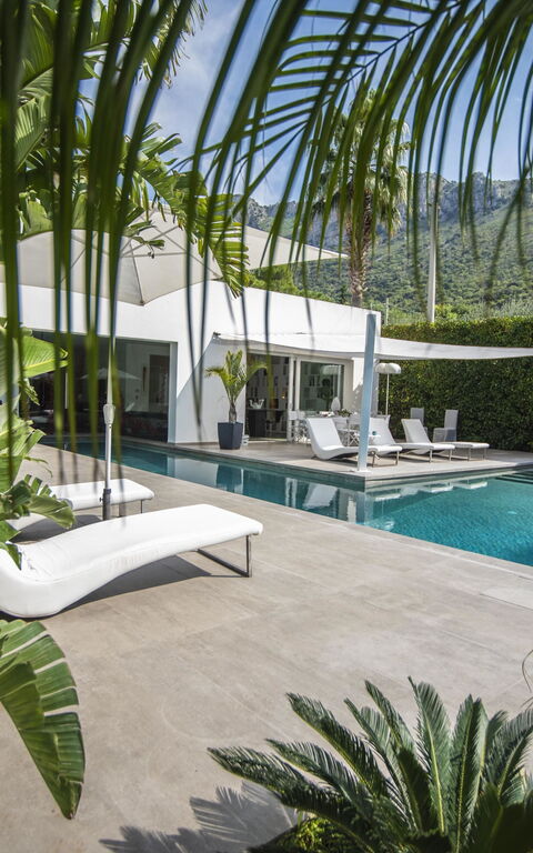 Villa Denari: Buitenshuis