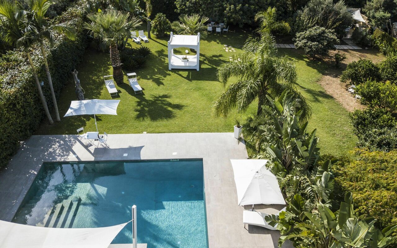 Villa Denari: Buitenshuis, Keer bekeken, zwembad