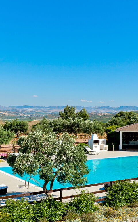 Tenutersa: Buitenkanten, Buitenshuis, zwembad