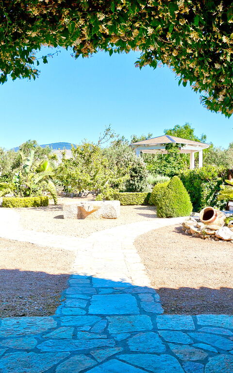 Tenutersa: Buitenkanten, Buitenshuis, Tuin