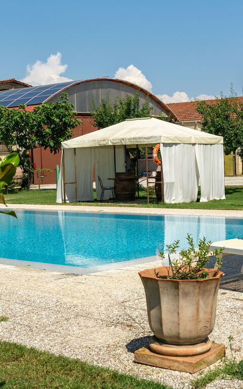 Casale Miro: Buitenkanten, Buitenshuis, zwembad