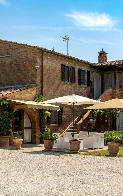 Casale Miro: Buitenkanten, Buitenshuis