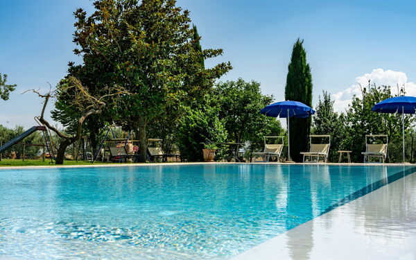 Casale Miro: Buitenkanten, Buitenshuis, zwembad