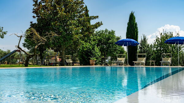 Casale Miro: Buitenkanten, Buitenshuis, zwembad