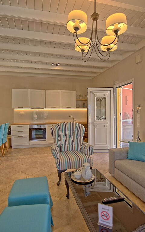 Beach Villa Joanna: Keuken, Lunchroom, Woonkamer