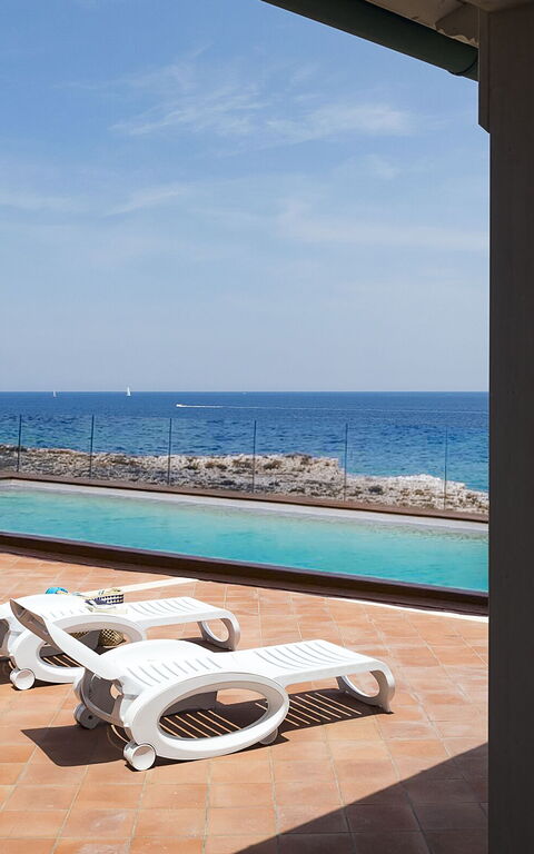 Villa Ala: Buitenshuis, Tuin, zwembad