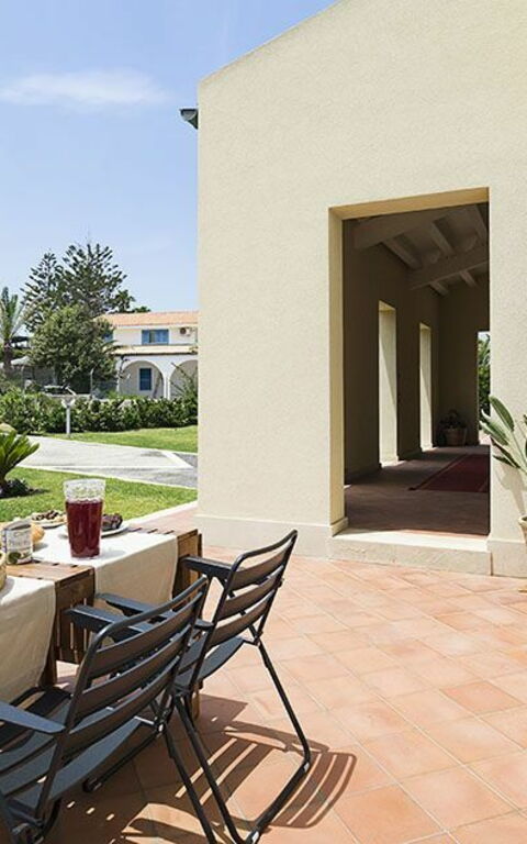 Villa Ala: Balkon / terras / patio, Buitenshuis