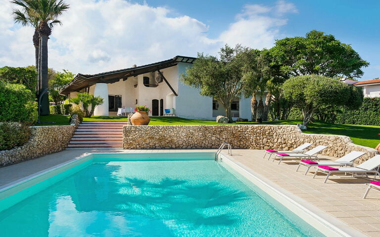 Blu Moon: Buitenkanten, Tuin, zwembad