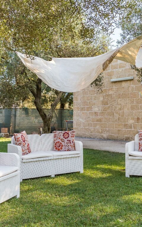 Villa Safiria: Buitenshuis, Tuin