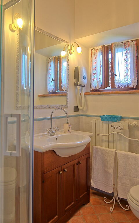 Villa Farneta: Badkamer