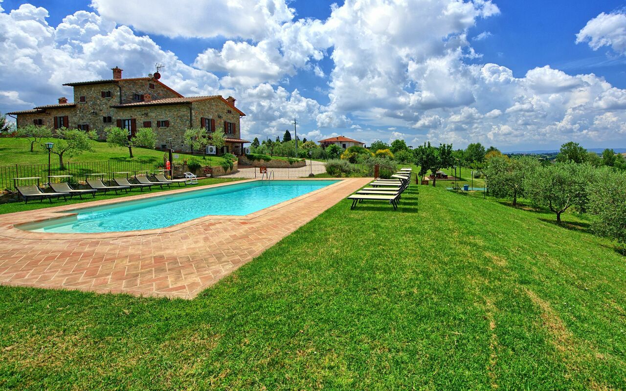 Villa Farneta: Buitenkanten, Tuin, zwembad