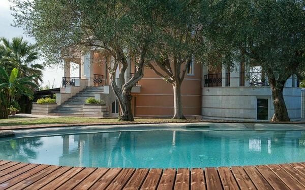 Villa Vendicari: Buitenshuis, zwembad