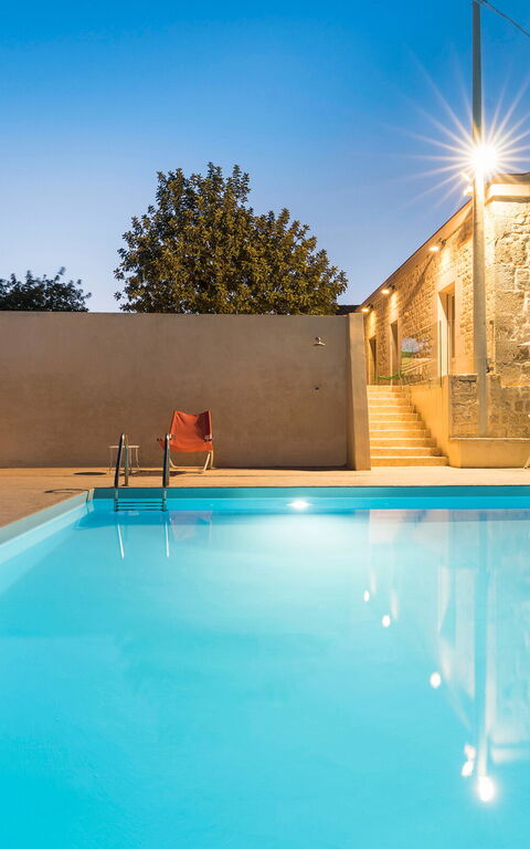 Villa Luna: Buitenkanten, Buitenshuis, zwembad