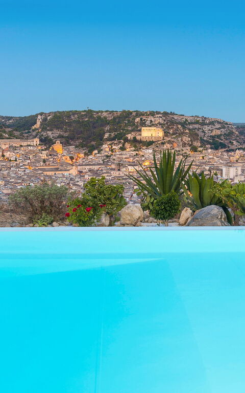 Villa Luna: Buitenkanten, Buitenshuis, zwembad