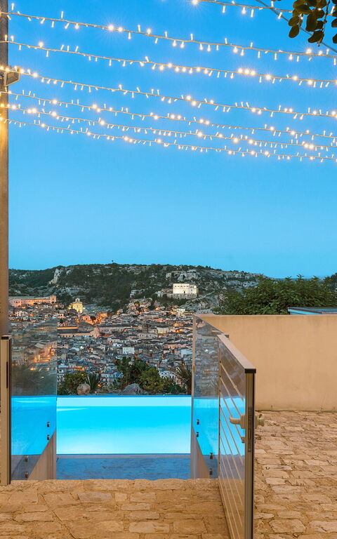 Villa Luna: Buitenkanten, Buitenshuis, zwembad