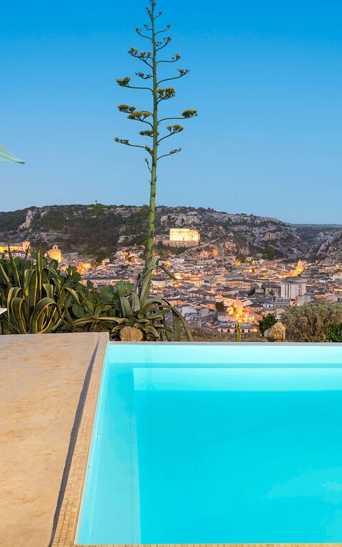 Villa Luna: Buitenkanten, Buitenshuis, zwembad