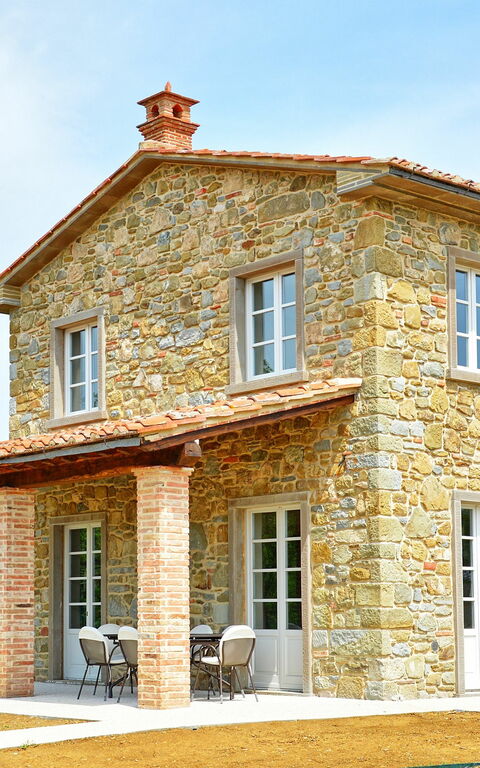 Villa Giacomo: Buitenkanten, Buitenshuis