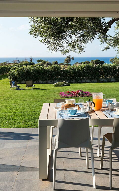 Villa Nettuno: Buitenshuis, Tuin