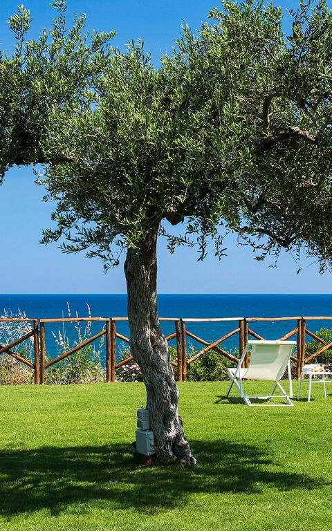 Villa Nettuno: Buitenshuis, Tuin