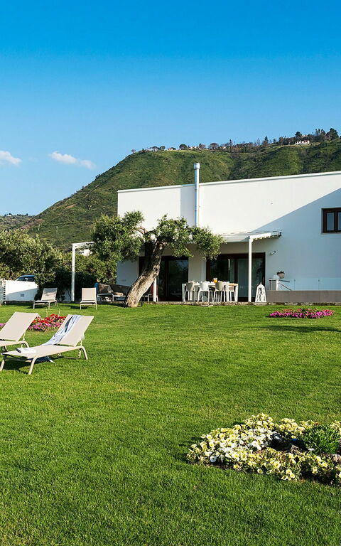 Villa Nettuno: Buitenshuis, Tuin