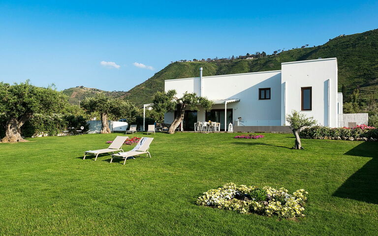 Villa Nettuno: Buitenshuis, Tuin