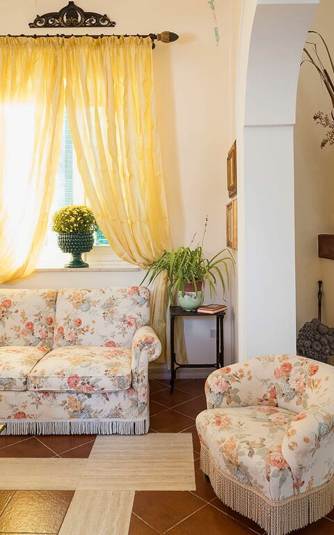 Villa San Ciro: Woonkamer