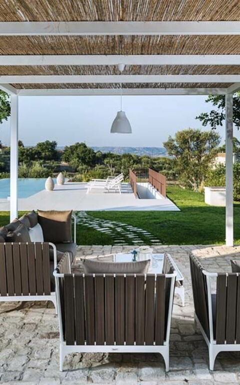 Villa Casi o Cantu: Buitenshuis