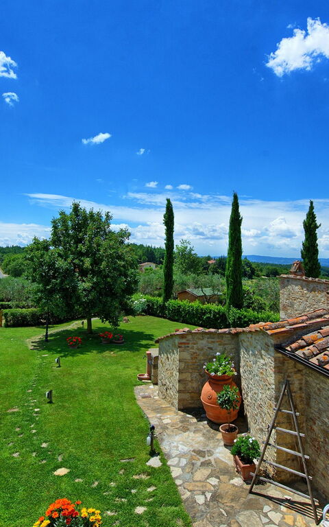 Villa Sonia: Buitenshuis