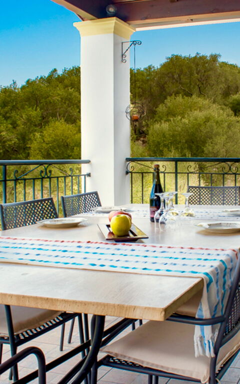 Villa Di Giovanni: Balkon / terras / patio, Buitenshuis