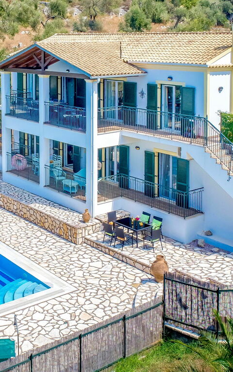 Villa Di Giovanni: Keer bekeken, Zomer, zwembad