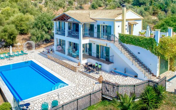 Villa di Giovanni: Keer bekeken, Zomer, zwembad