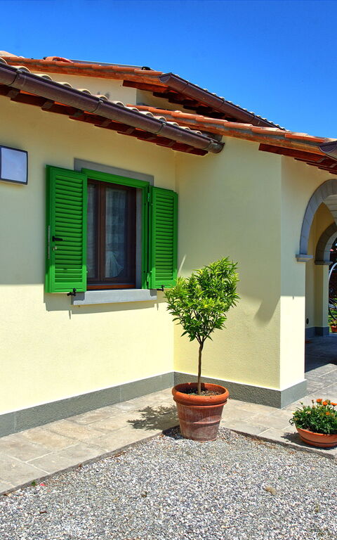 Casa Violina: Buitenkanten, Buitenshuis