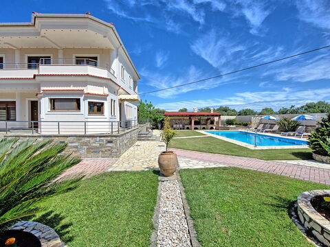 Acharavi Beach Villa