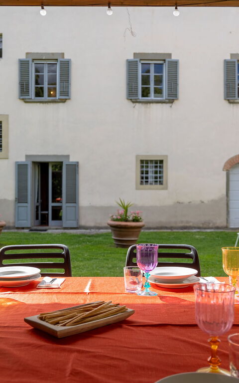 Villa Cangeli: Buitenkanten, Buitenshuis, Tuin