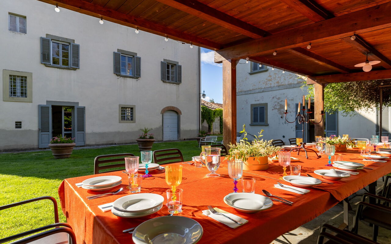 Villa Cangeli: Balkon / terras / patio, Buitenkanten, Buitenshuis, Tuin