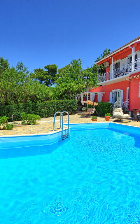 Villa Giador: Buitenshuis, zwembad