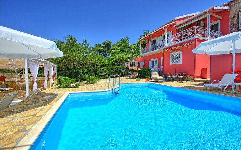 Villa Giador: Buitenshuis, zwembad