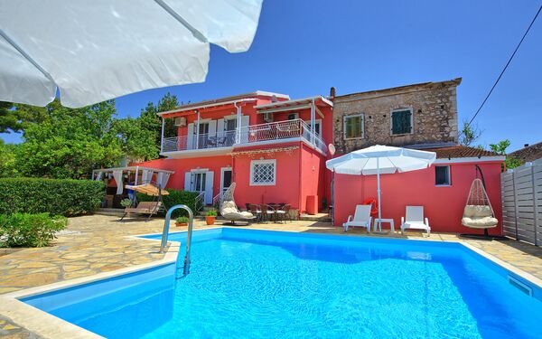 Villa Giador: Buitenshuis, zwembad